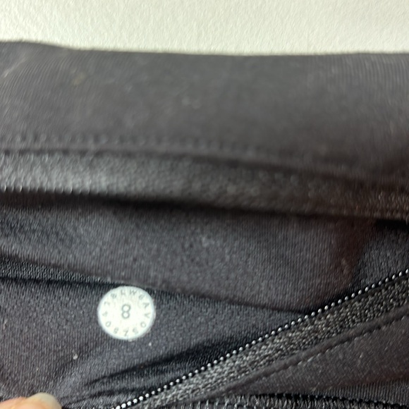 Lululemon Athletica Black crop leggings size 8. pkts. Paint spots as shown. - Picture 6 of 11